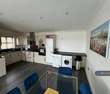 4 bedroom end of terrace house to rent - Photo 4