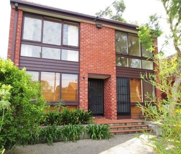 2/8-10 Bailey Grove, Ivanhoe - Photo 1