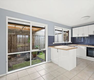 “Stylish Three-Bedroom Home in Prime Frankston Location” - Photo 4