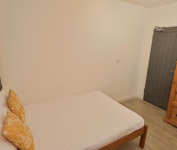 Room 3 - 9B Riverside Studios Riverside Close Whitley - BILLS INCLU... - Photo 3