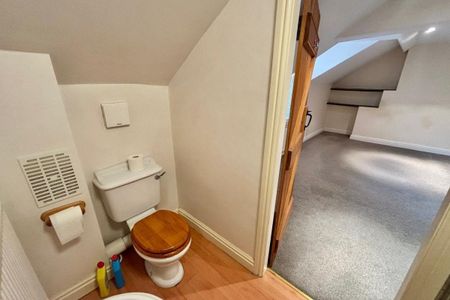 Winsford, Darnhall - Photo 5