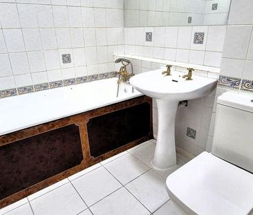 4 bedroom terraced house to rent - Photo 2