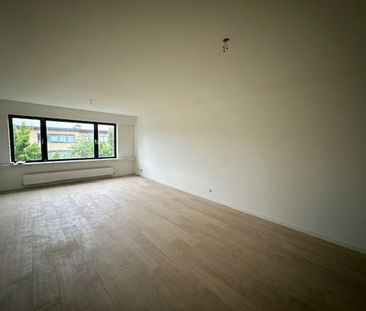 Volledig gerenoveerd 2 slpk appartement. - Foto 1