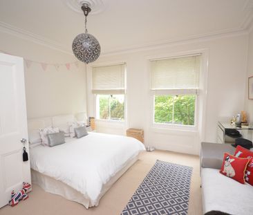 Flat to rent - Burnt Ash Road, Lee, SE12 - Photo 2