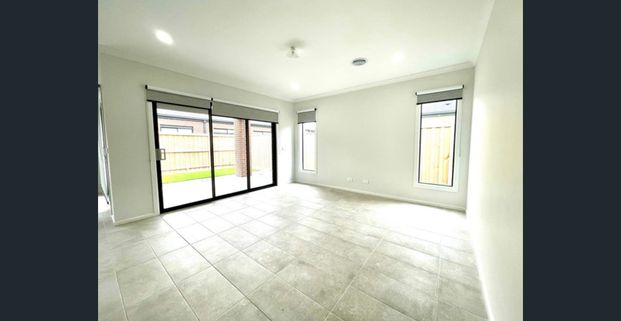YOUR NEW HOME AWAITS IN BEVERIDGE - Photo 1