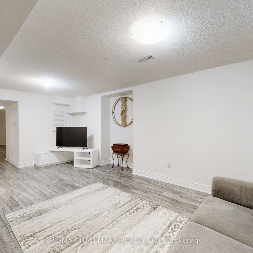 136 Cooperage Crescent - Photo 1