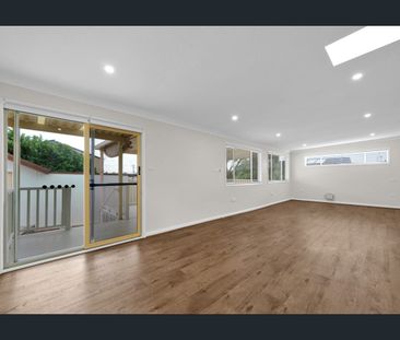 NEWLY RENOVATED FAMILY HOME - Photo 5