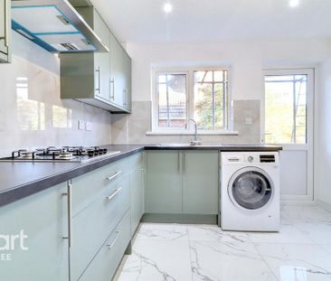 1 bedroom in a house share to rent - Photo 2