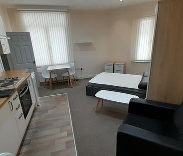 Studio to rent - Photo 5