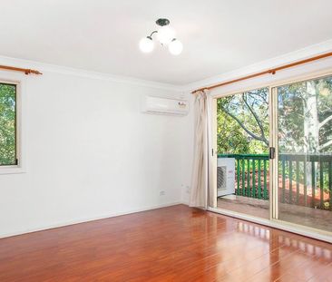 Exceptional 5-Bedroom Residence Offering Space and Comfort - Photo 5