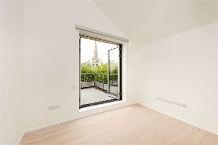 Stunning modern 5 bedroom house located in an award winning development with off street parking and communal gardens. - Photo 5