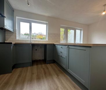 3 bedroom semi-detached house to rent - Photo 4