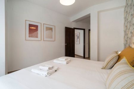 Calle del Hospital, Valencia, Valencian Community 46001 - Photo 5