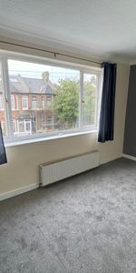 4 Bed Terraced House, Caistor Park Road, E15 - Photo 3