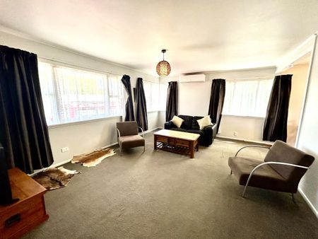 Family-Friendly Living - Owhata - Photo 4