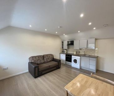 House to rent - Photo 2