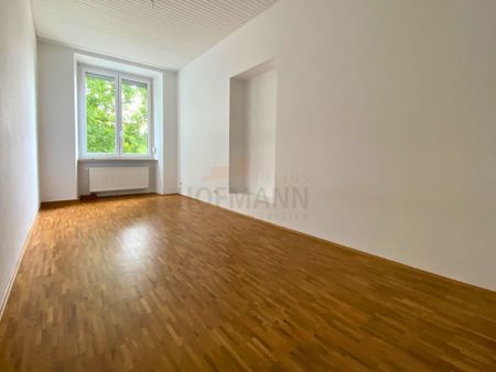 Attraktive Stadtwohnung für 2 Jahre zu vermieten, Einbauküche, Garage, Lift, Balkon, Parkett uvm. - Photo 2