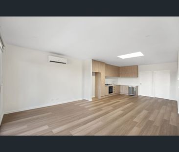 7/10 Mackillop Street, Craigieburn, Vic 3064 - Photo 3
