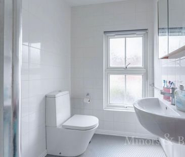 4 bedroom terraced house to rent - Photo 2