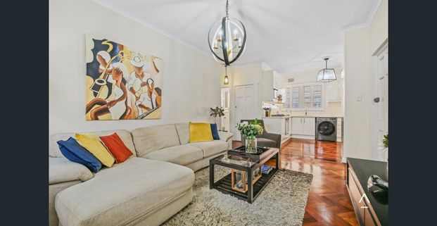 Neat & Tidy 2-Bedroom Unit in Kensington - Photo 1