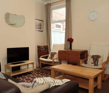 Paton Street (3 bed) - Photo 3