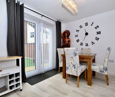3 bedroom semi-detached house to rent - Photo 4