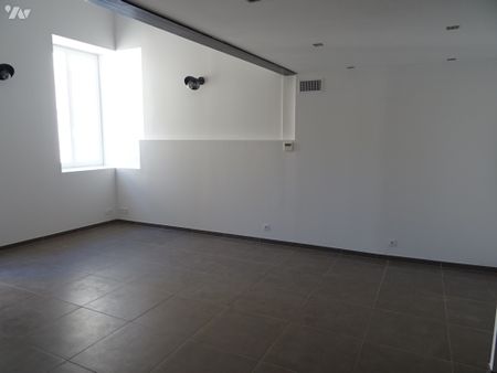 Maison de village RDC+2 niveaux, T3 + garage - Photo 3