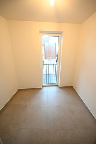 RUIM & SUBLIEM appartement met AUTOSTAANPLAATS nabij centrum Sint-Kruis - Foto 3