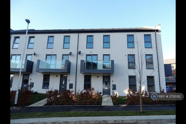 2 bedroom terraced house to rent - Photo 1