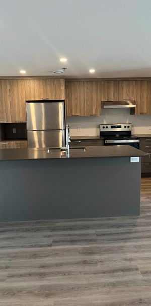 2 CH - 1 SDB - Terrebonne - $2,055 /mo - Photo 1