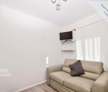 2 bedroom maisonette to rent - Photo 2
