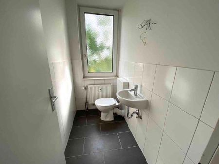 Ratingen: 3-Zimmer-Wohnung mit Aufzug, modernem Tageslichtbad und Balkon - Photo 4