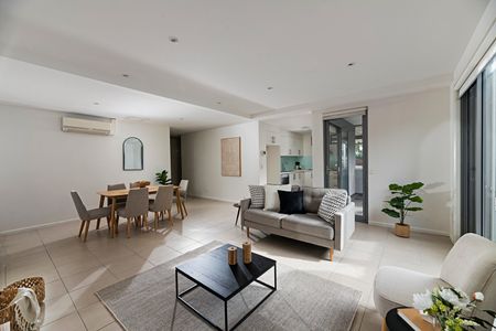 2/170 Princess Street, Kew VIC 3101 - Photo 2