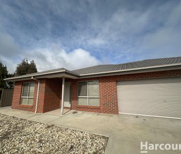 Three Bedroom House - Photo 4