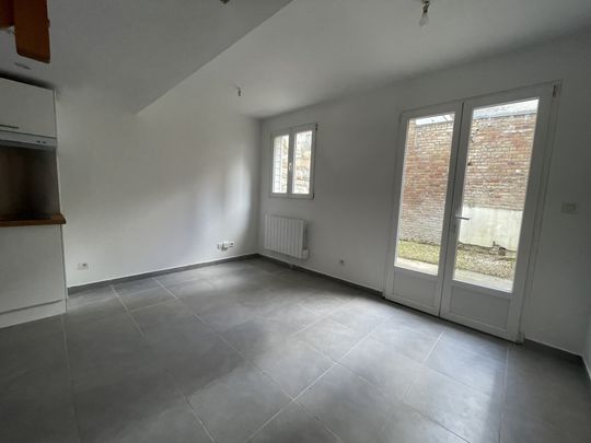 TYPE 1 AVEC COUR AMIENS CENTRE VILLE - Photo 1