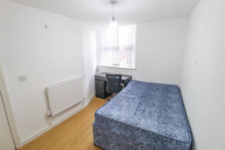 1 bedroom in a house share to rent - Photo 3