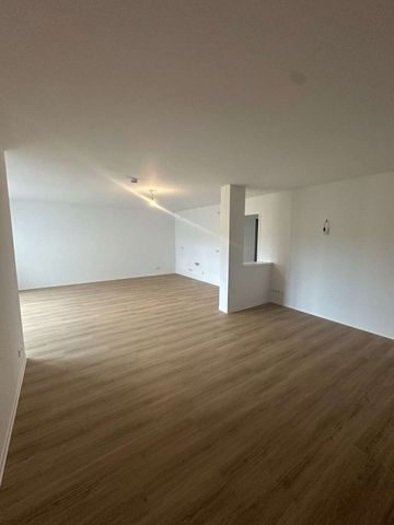 4-Zimmer-Wohnung mit Balkon, offener Küche, Gäste-WC - Photo 3