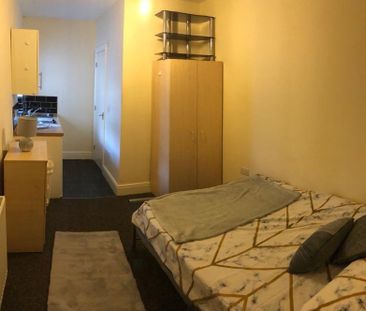 Studio to rent - Photo 1