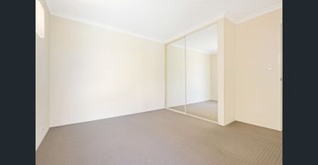 Spacious Townhouse in Prime Rivervale Location - Photo 4