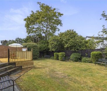A modern and deceptively spacious detached home near the river and ... - Photo 3