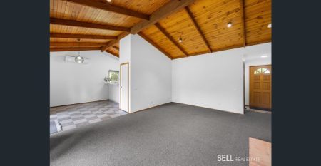 Charming Country Cottage - Photo 3