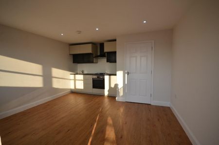 2 bedroom Flat To Let Total Size: 582 SQ FT - Photo 5