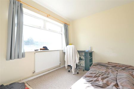 4 bedroom semi-detached house to rent - Photo 5