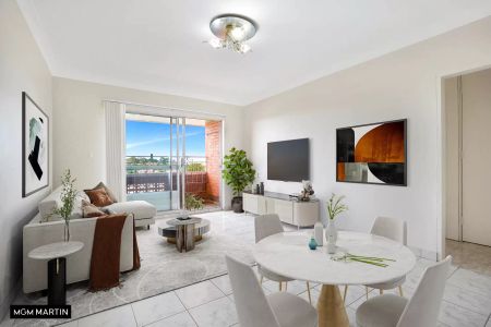 MGM MARTIN – TWO BEDROOM APARTMENT - Photo 2