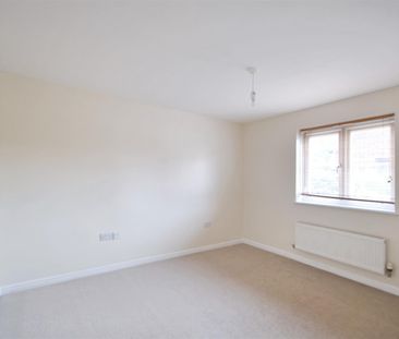 Typhoon Way, Brockworth - Photo 3