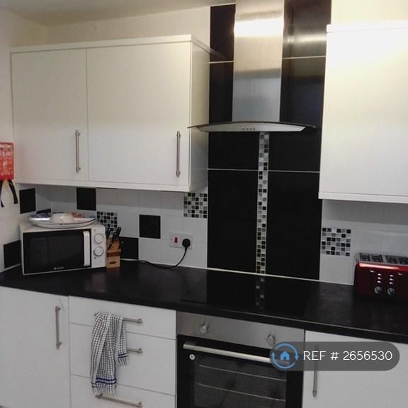 3 bedroom flat to rent - Photo 1