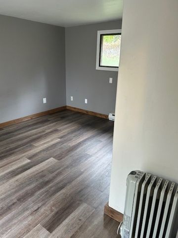 2 bedroom + den on Gordon Dr - Photo 4