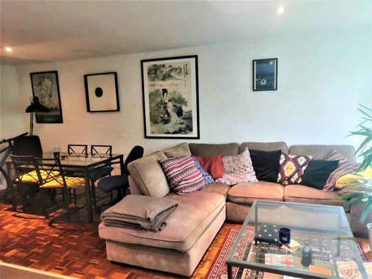 2 Bed Flat, Shaw Lane, LS6 - Photo 1