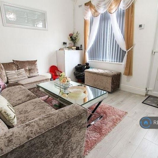 4 bedroom terraced house to rent - Photo 1