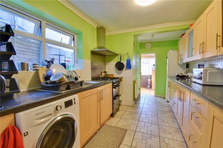 4 bedroom house to rent - Photo 2